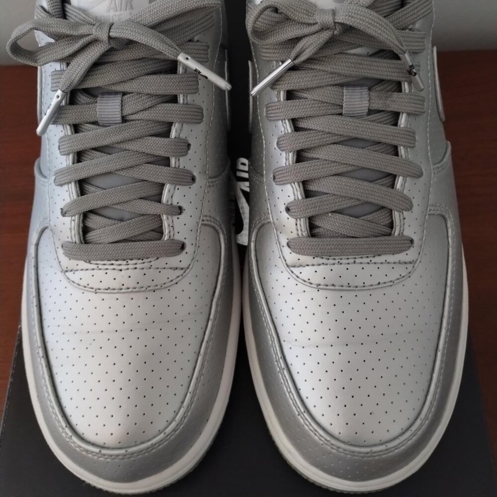 Nike - Air Force 1 Low ‘07 LV8 - Metallic Silver - Size 10 - Picture 2 of 12